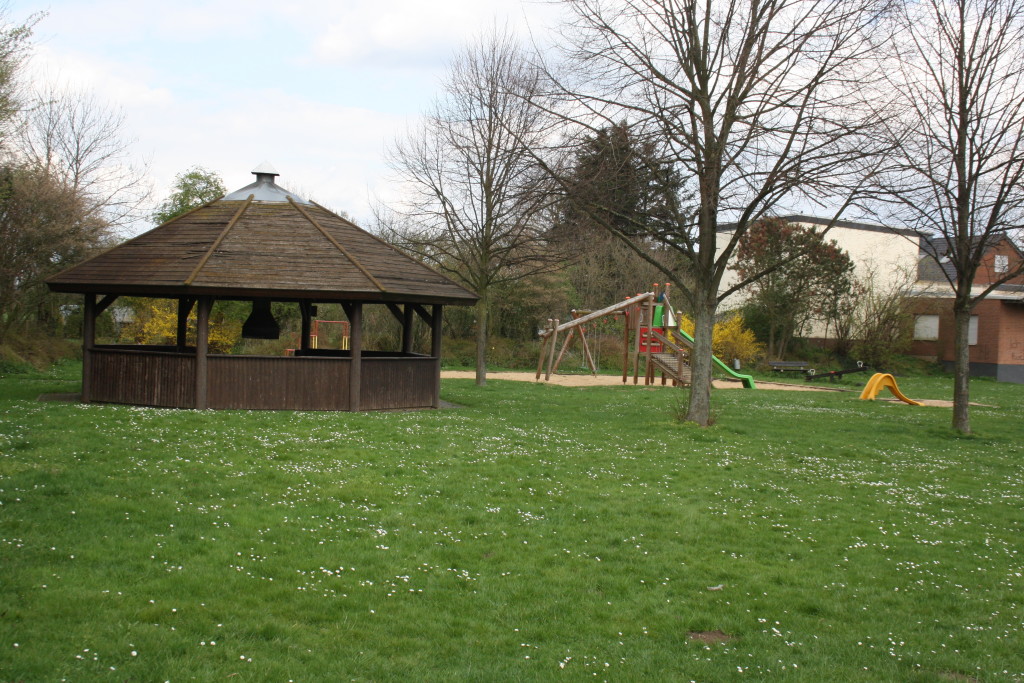 Spielplatz Ollheim - Ludendorfer Straße